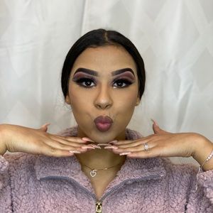 Meet your Posher, Samiya